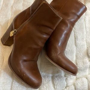MICHAEL KORS BOOTS 👢